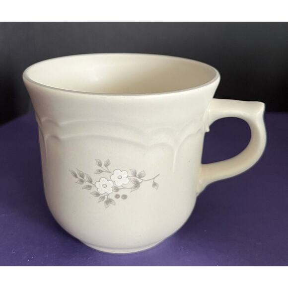 Pfaltzgraff Heirloom (3) Flat Coffee Cups Gray & White Flowers Scalloped - Picture 4 of 9